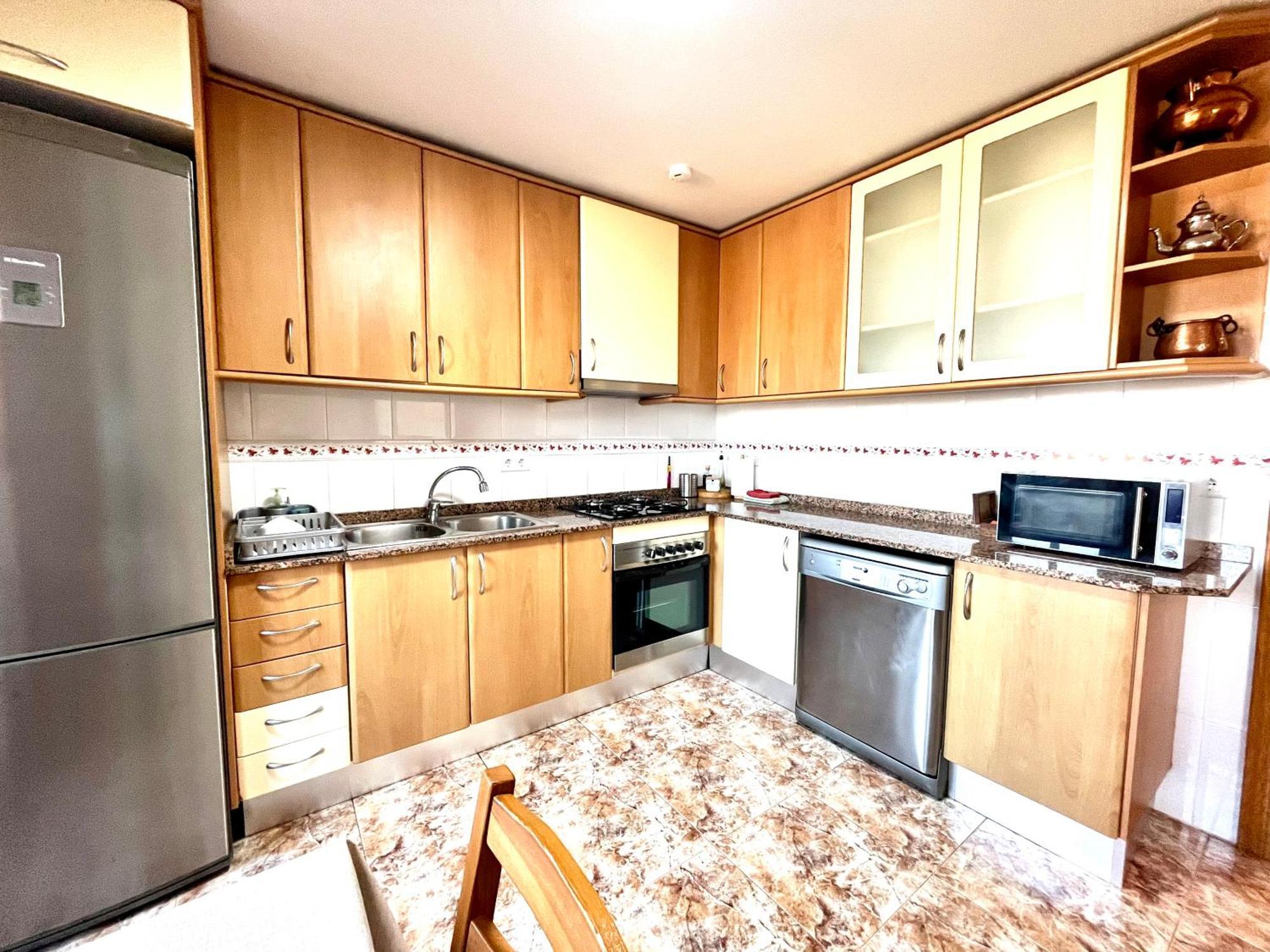 Amplio Apartamento, 5 Camas Sant Esteve Sesrovires Exterior foto